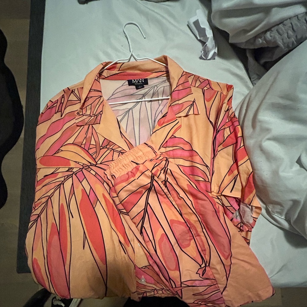 Men’s or women’s fun summer two-piece short set.